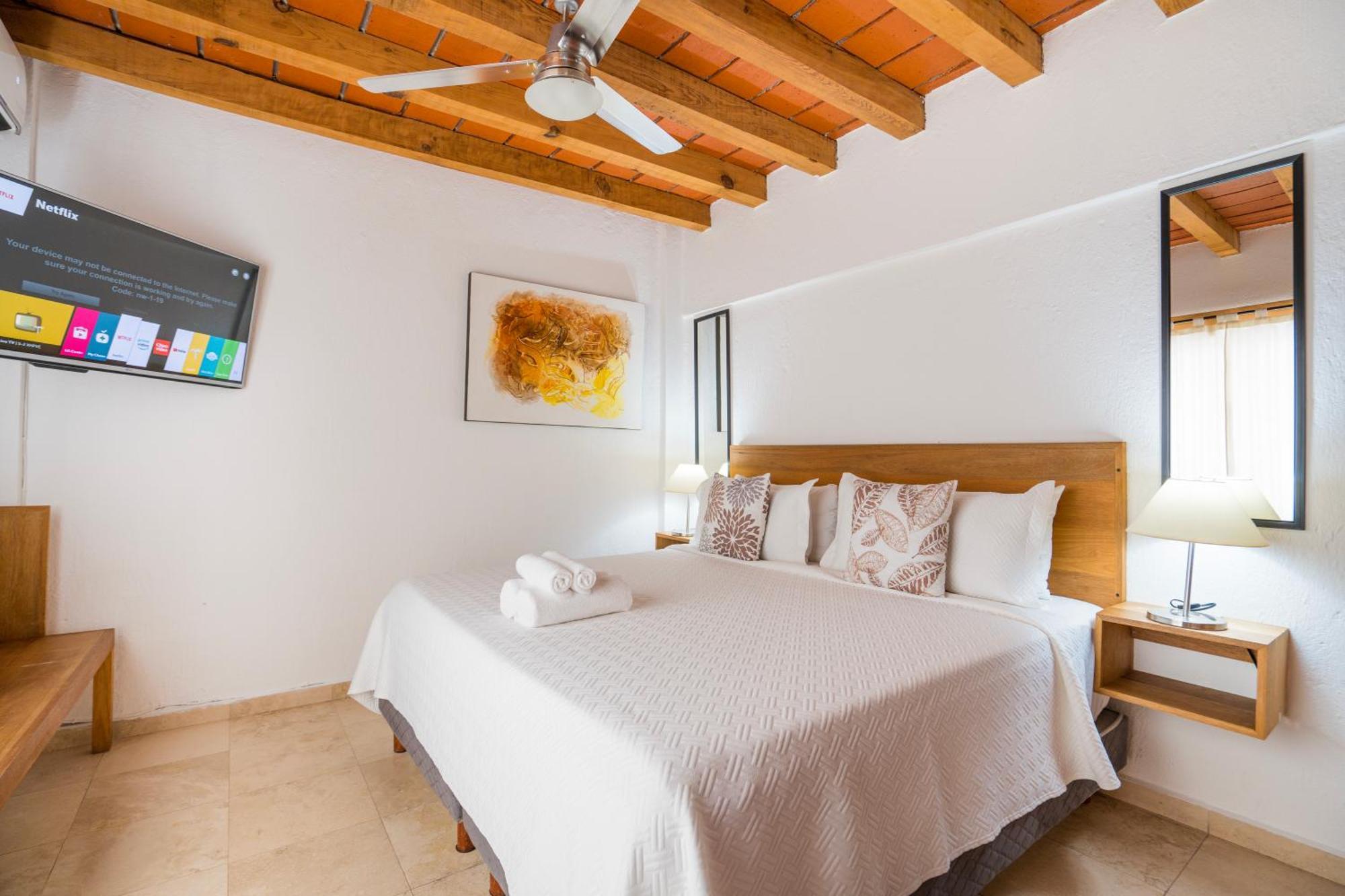 Olas Altas Suites Departamentos Puerto Vallarta Exterior photo