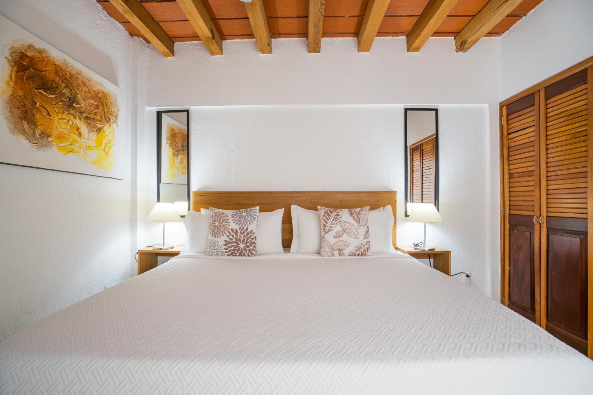 Olas Altas Suites Departamentos Puerto Vallarta Exterior photo